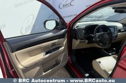 
										Mitsubishi Outlander 2.0 MIVEC 4WD Automatas 2017 full									