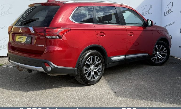 
								Mitsubishi Outlander 2.0 MIVEC 4WD Automatas 2017 full									