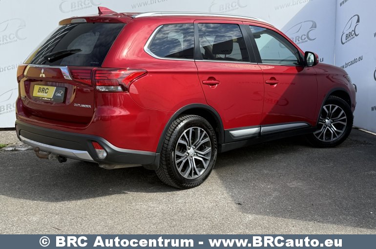 Mitsubishi Outlander 2.0 MIVEC 4WD Automatas 2017