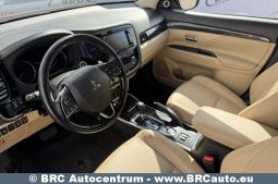 
										Mitsubishi Outlander 2.0 MIVEC 4WD Automatas 2017 full									