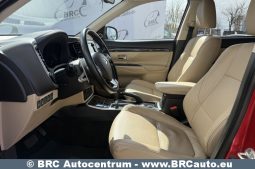 
										Mitsubishi Outlander 2.0 MIVEC 4WD Automatas 2017 full									