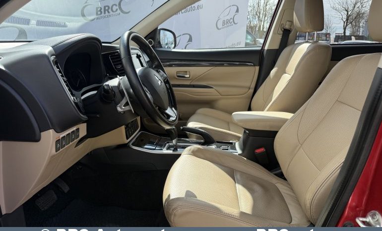 
								Mitsubishi Outlander 2.0 MIVEC 4WD Automatas 2017 full									