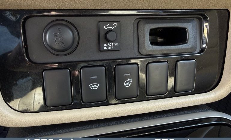 
								Mitsubishi Outlander 2.0 MIVEC 4WD Automatas 2017 full									