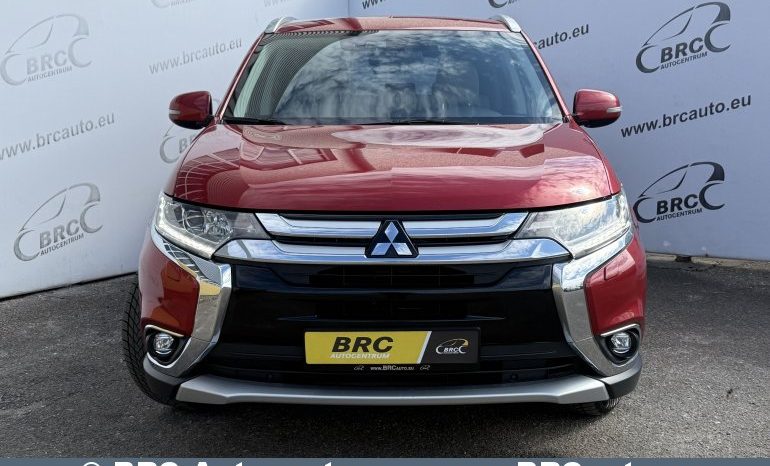 
								Mitsubishi Outlander 2.0 MIVEC 4WD Automatas 2017 full									