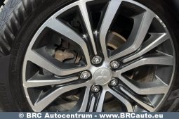 
										Mitsubishi Outlander 2.0 MIVEC 4WD Automatas 2017 full									