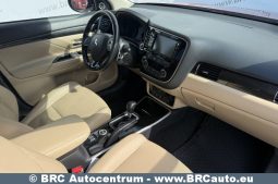 
										Mitsubishi Outlander 2.0 MIVEC 4WD Automatas 2017 full									
