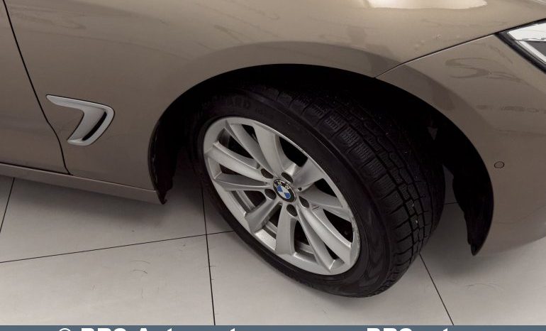 
								BMW 320 Gran Turismo i Automatas 2013 full									