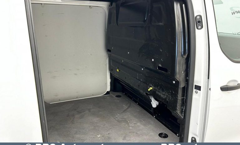 
								Toyota Proace 2.0 D-4D Panel Van Medium Single 2021 full									
