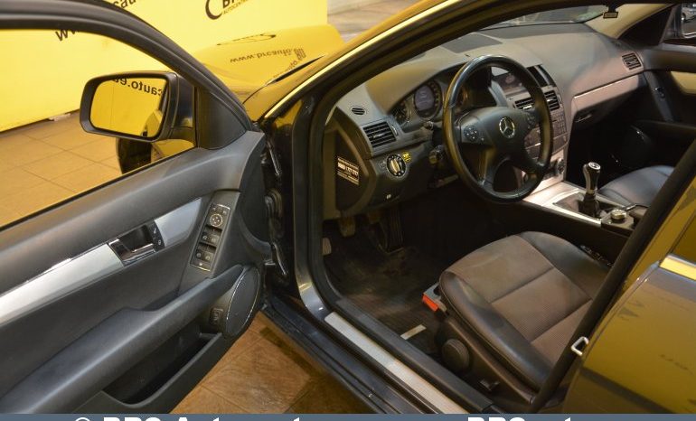 
								Mercedes-Benz C 200 CDI Avantgarde 2008 full									