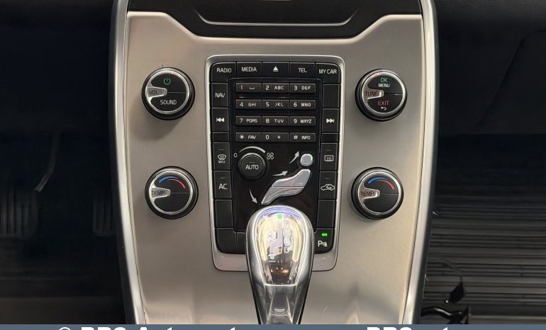 
								Volvo V70 D2 Drive Automatas 2012 full									