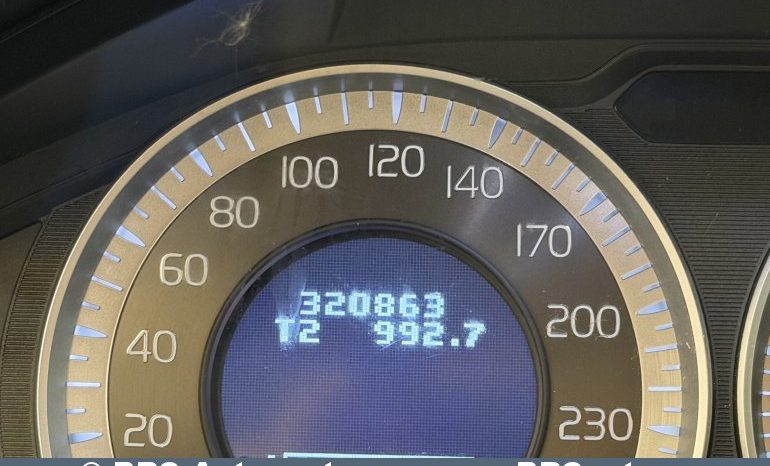 
								Volvo V70 D2 Drive Automatas 2012 full									
