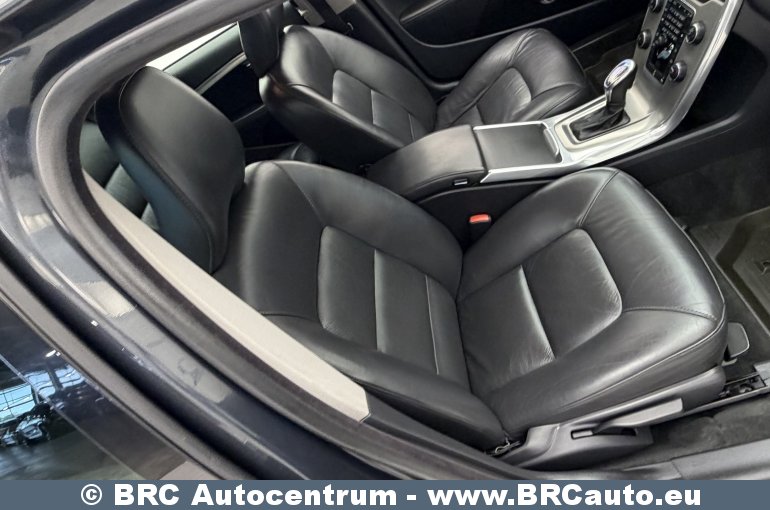 Volvo V70 D2 Drive Automatas 2012