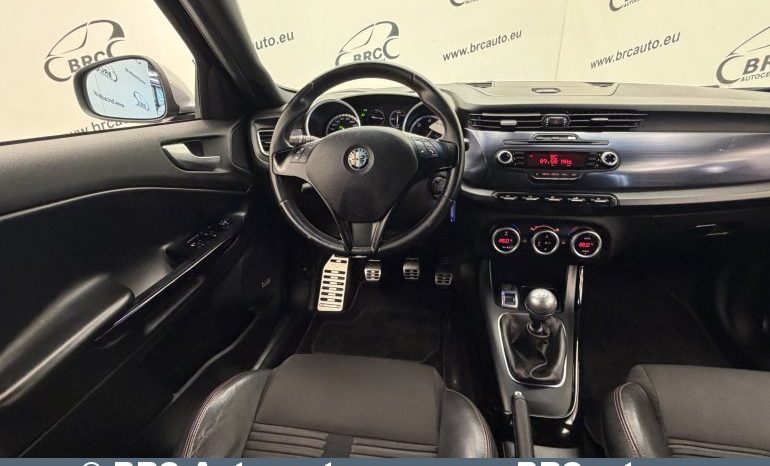 
								Alfa Romeo Giulietta 1.6 JTDm 2010 full									