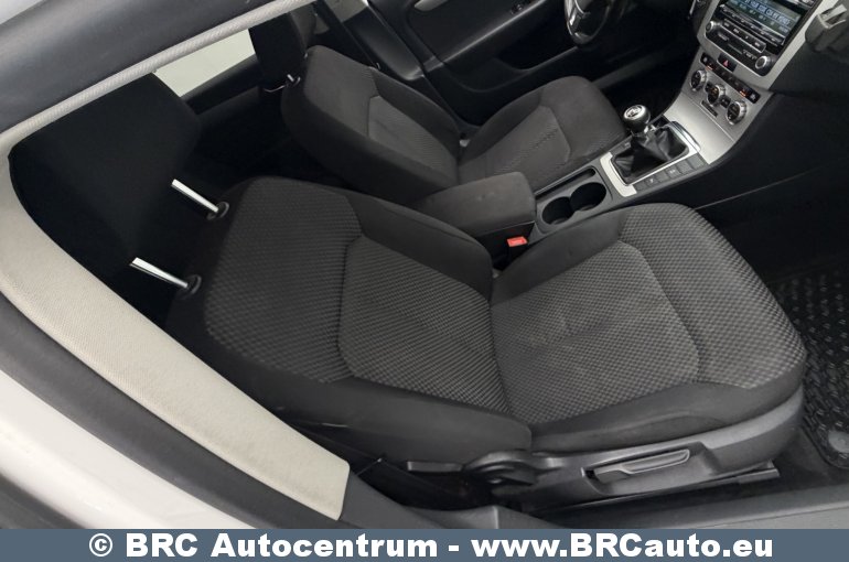 Volkswagen Passat Variant 1.6TDI Bluemotion 2012