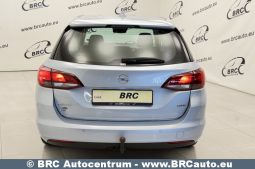 
										Opel Astra Sports Tourer + 1.6CDI Automatas 2018 full									
