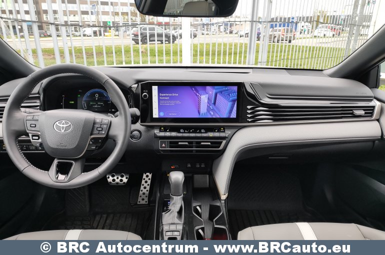 Toyota Camry 2.5 Hybrid Automatas 2025