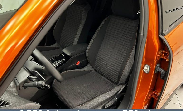 
								Peugeot 2008 1.2 PureTech Automatas 2022 full									