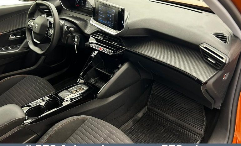 
								Peugeot 2008 1.2 PureTech Automatas 2022 full									