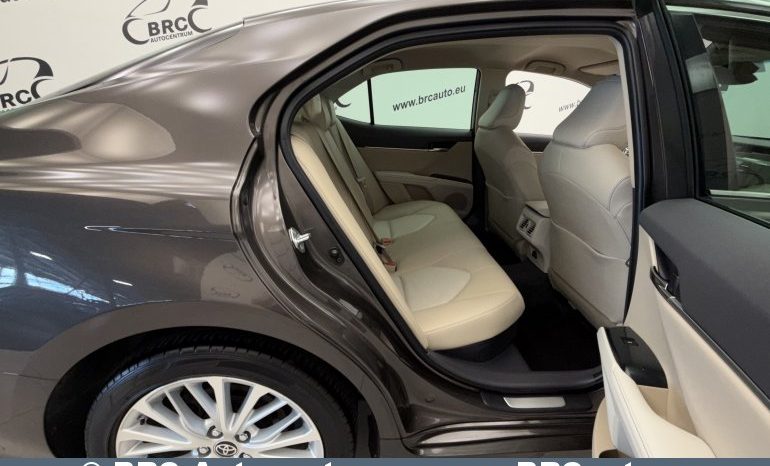 
								Toyota Camry 2.5 Hybrid Automatas 2021 full									