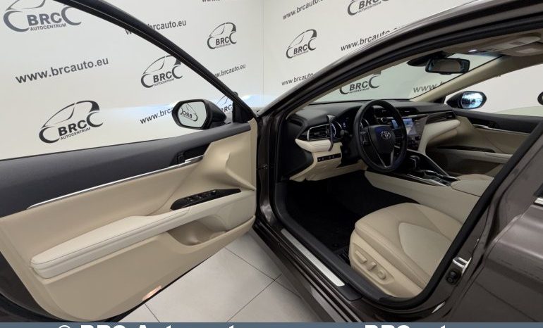 
								Toyota Camry 2.5 Hybrid Automatas 2021 full									