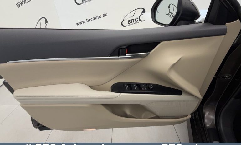 
								Toyota Camry 2.5 Hybrid Automatas 2021 full									