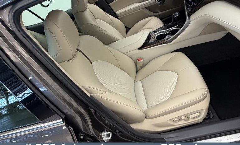 
								Toyota Camry 2.5 Hybrid Automatas 2021 full									