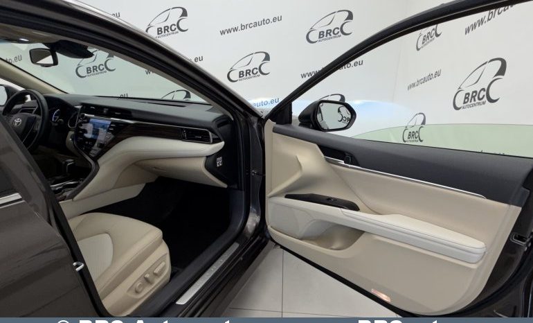 
								Toyota Camry 2.5 Hybrid Automatas 2021 full									