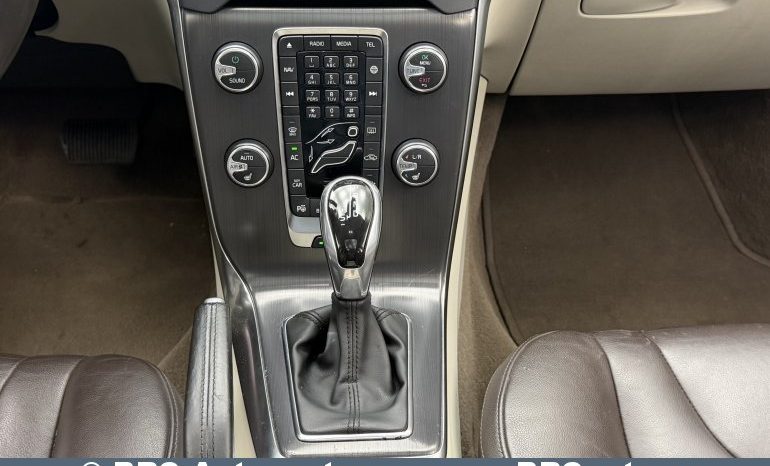 
								Volvo V40 Cross Country 2.0 D3 Automatas 2016 full									