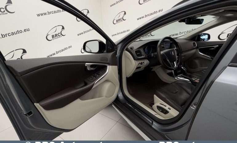 
								Volvo V40 Cross Country 2.0 D3 Automatas 2016 full									