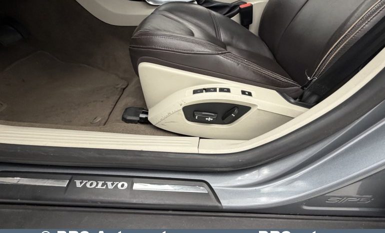 
								Volvo V40 Cross Country 2.0 D3 Automatas 2016 full									