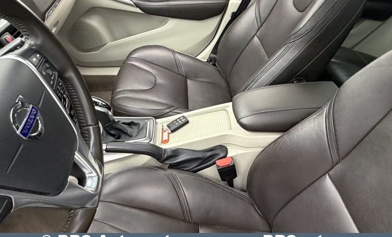 
								Volvo V40 Cross Country 2.0 D3 Automatas 2016 full									