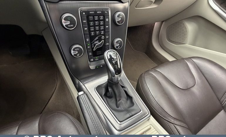
								Volvo V40 Cross Country 2.0 D3 Automatas 2016 full									