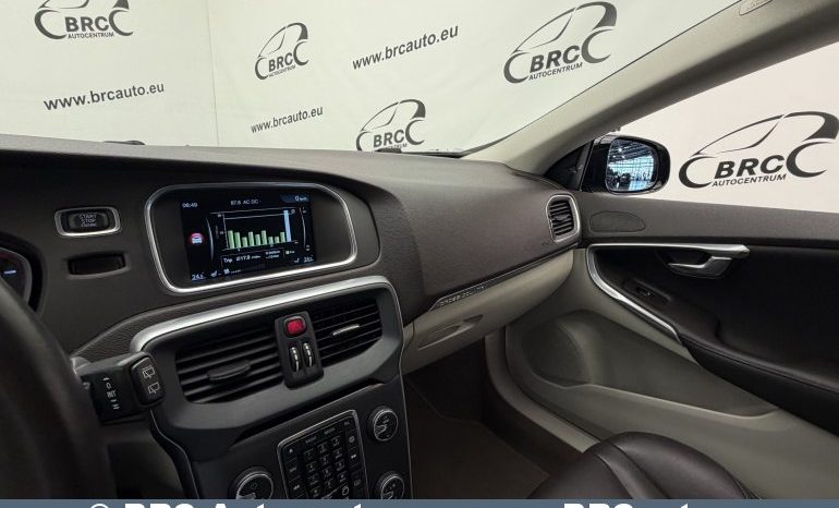 
								Volvo V40 Cross Country 2.0 D3 Automatas 2016 full									