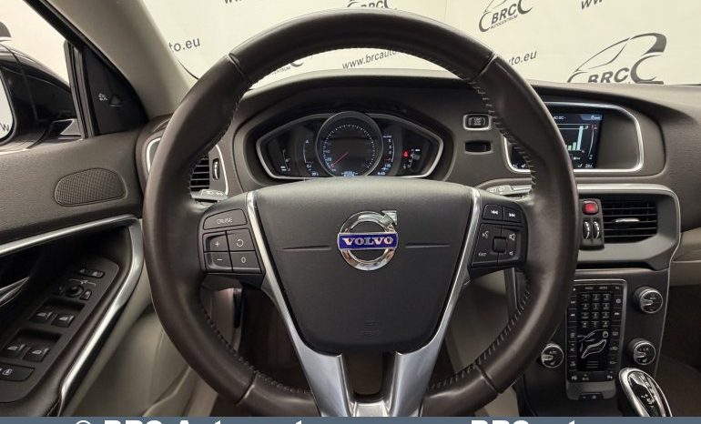 
								Volvo V40 Cross Country 2.0 D3 Automatas 2016 full									