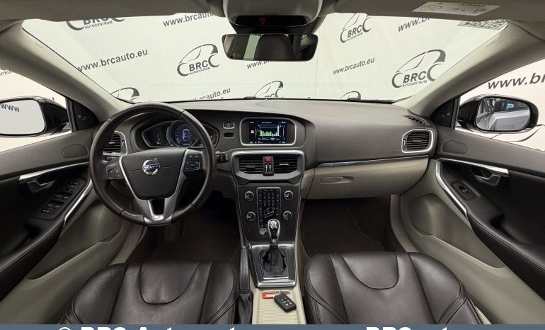 
								Volvo V40 Cross Country 2.0 D3 Automatas 2016 full									