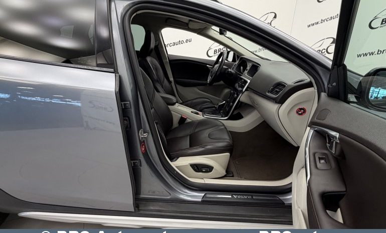 
								Volvo V40 Cross Country 2.0 D3 Automatas 2016 full									