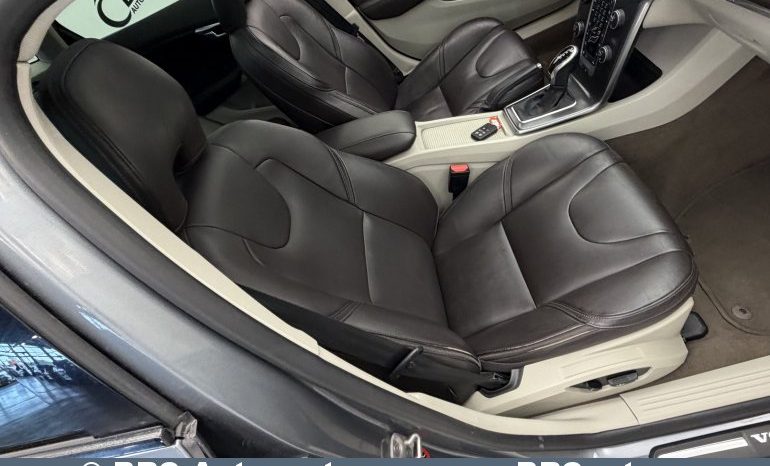 
								Volvo V40 Cross Country 2.0 D3 Automatas 2016 full									