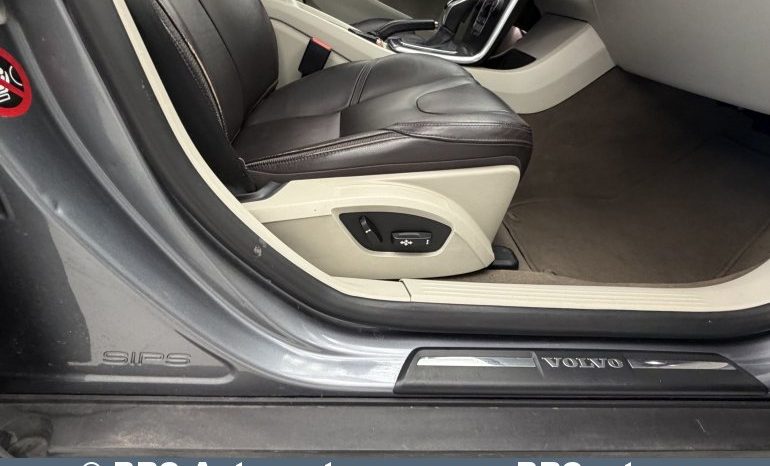 
								Volvo V40 Cross Country 2.0 D3 Automatas 2016 full									