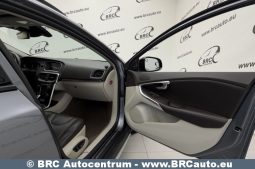 
										Volvo V40 Cross Country 2.0 D3 Automatas 2016 full									