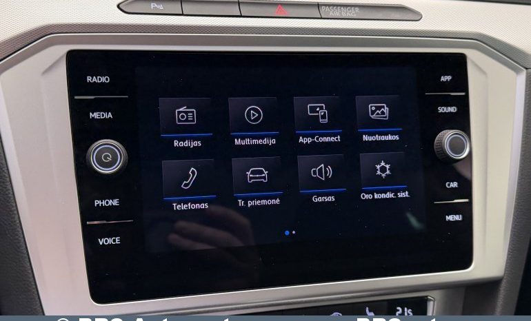 
								Volkswagen Passat 1.5 TSI Automatas 2019 full									