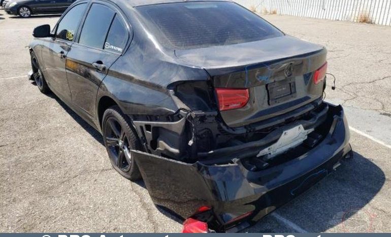 
								BMW 320 i Automatas 2016 full									