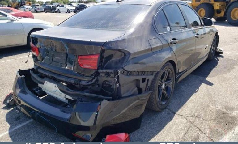 
								BMW 320 i Automatas 2016 full									