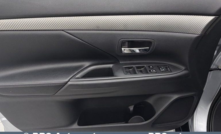 
								Mitsubishi Outlander 2.3 DI-D AWD Automatas 2014 full									