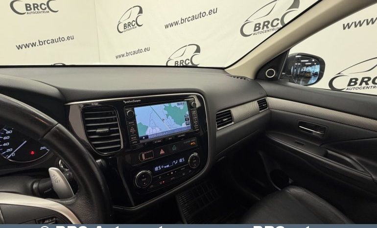 
								Mitsubishi Outlander 2.3 DI-D AWD Automatas 2014 full									