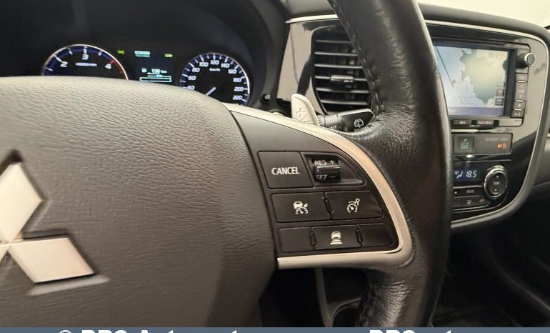 
								Mitsubishi Outlander 2.3 DI-D AWD Automatas 2014 full									