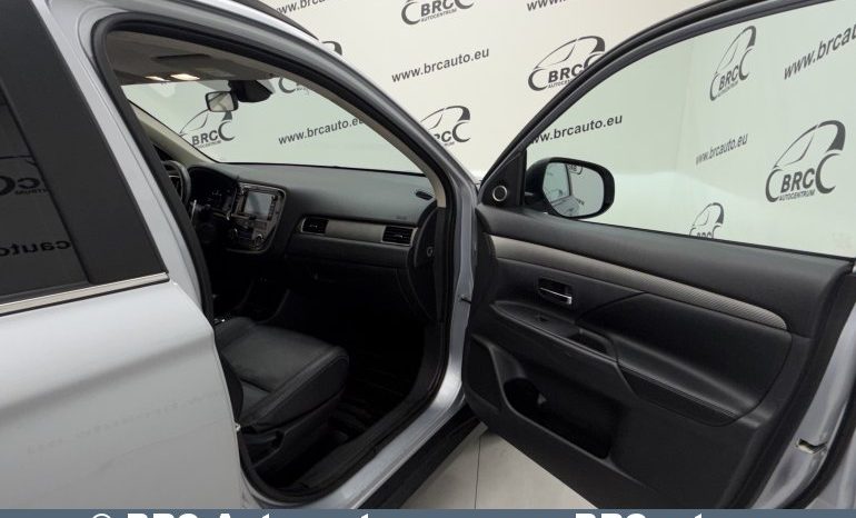 
								Mitsubishi Outlander 2.3 DI-D AWD Automatas 2014 full									
