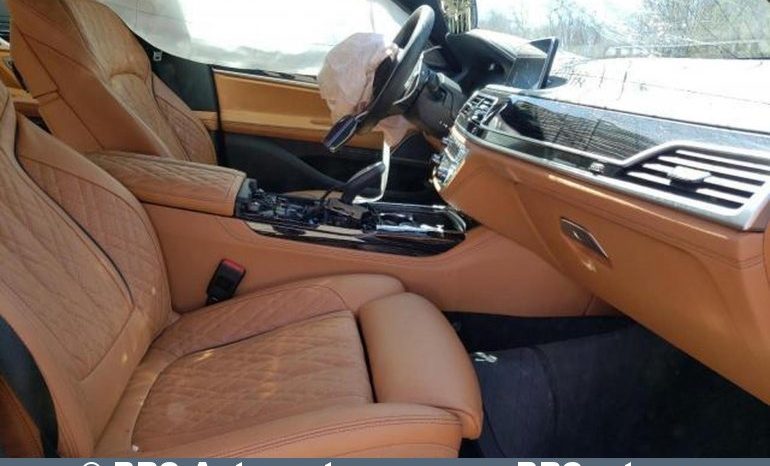 
								BMW 750 i xDrive Long Automatas 2022 full									