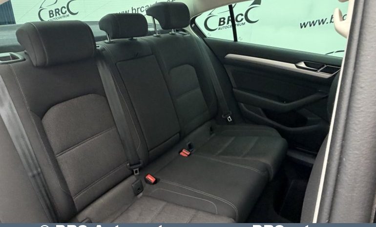 
								Volkswagen Passat 1.5 TSI DSG Automatas 2019 full									