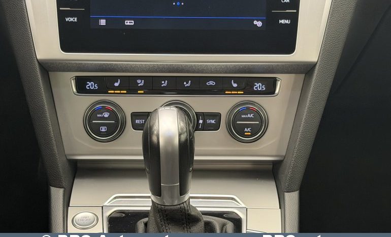 
								Volkswagen Passat 1.5 TSI DSG Automatas 2019 full									