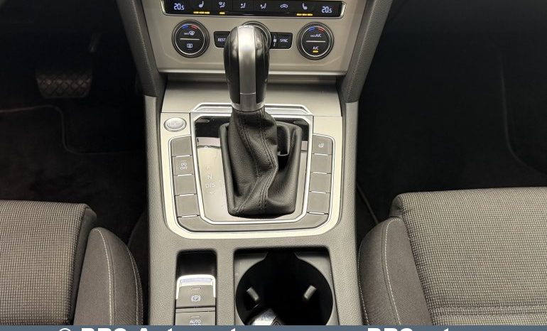 
								Volkswagen Passat 1.5 TSI DSG Automatas 2019 full									